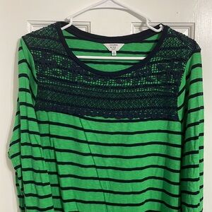 Crown & Ivy - green/navy stripe - lace detail on top blouse - 1X